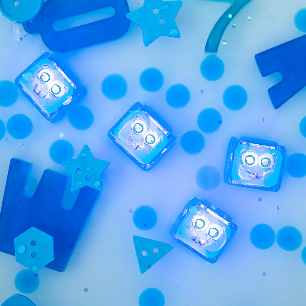 Glo Pals Light Up Cube Bath Toys - Blair (Blue)
