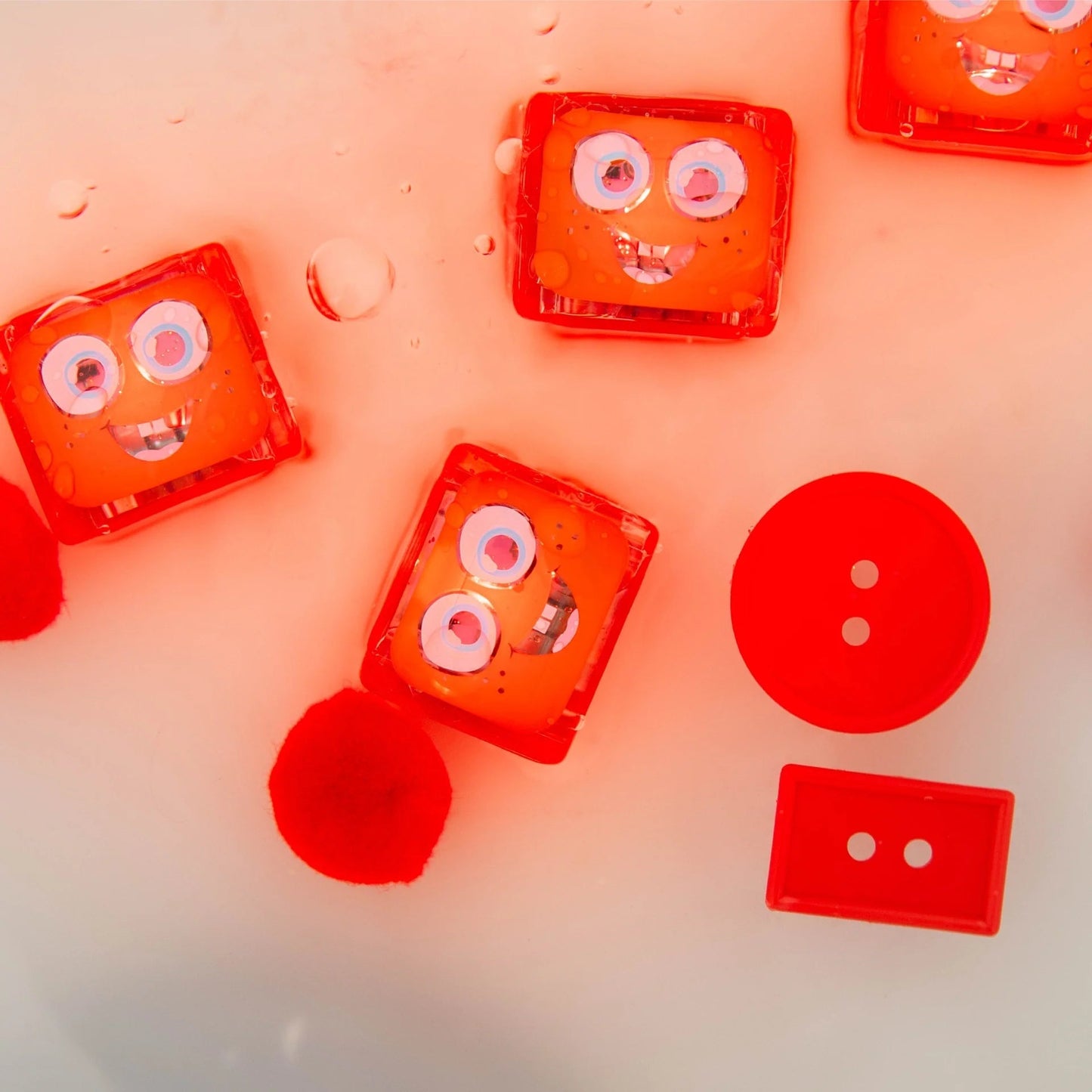 Glo Pals Light Up Cube Bath Toys - Sammy (Red)