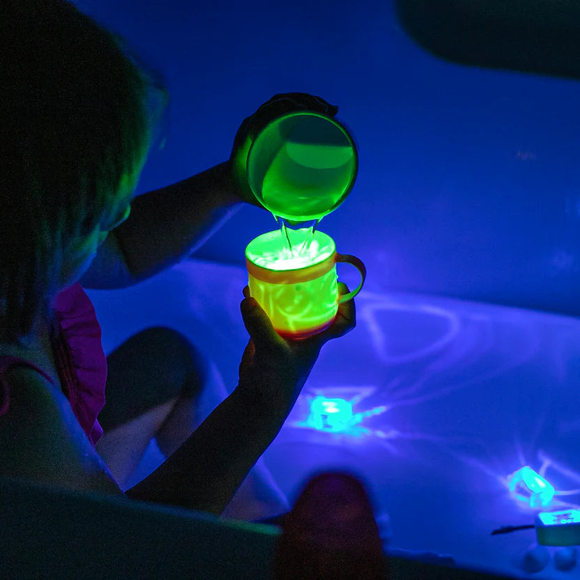 Glo Pals Light Up Cube Bath Toys - Pippa (Green)