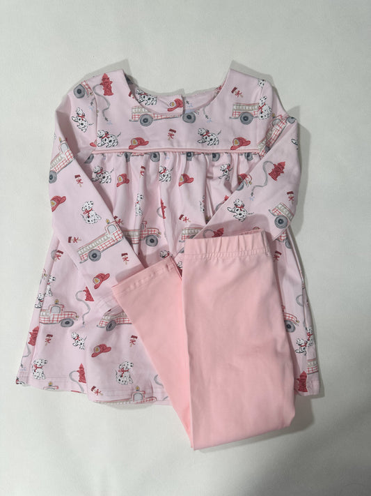 Emma Kate Set- Spotted at the Station